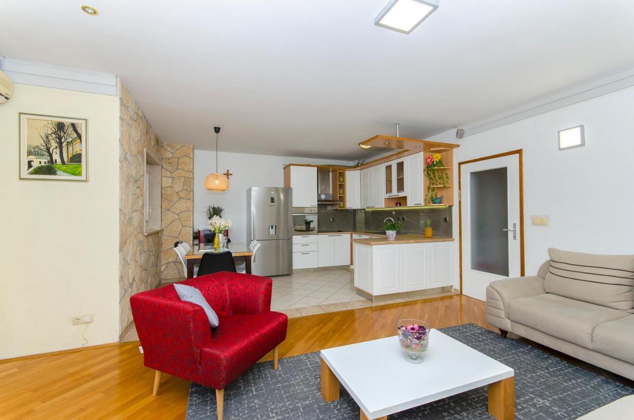 Fima Centar Stobrec Apartment Split Exterior photo